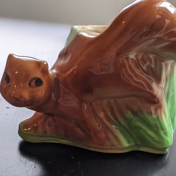 Signed Shawnee Pottery Squirrel Planter #664 - Picture 4 of 10